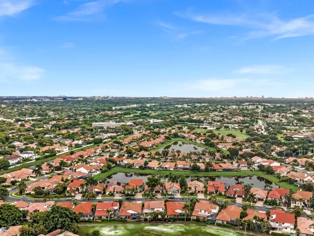3-bedroom home for rent in Boca Raton - 22595 ESPLANADA Circle W - MondialRealty