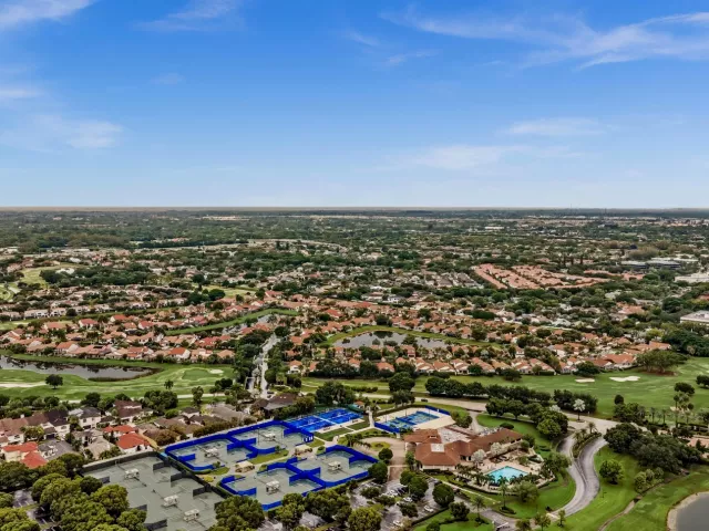 3-bedroom home for rent in Boca Raton - 22595 ESPLANADA Circle W - MondialRealty