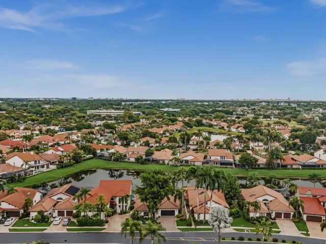 3-bedroom home for rent in Boca Raton - 22595 ESPLANADA Circle W - MondialRealty
