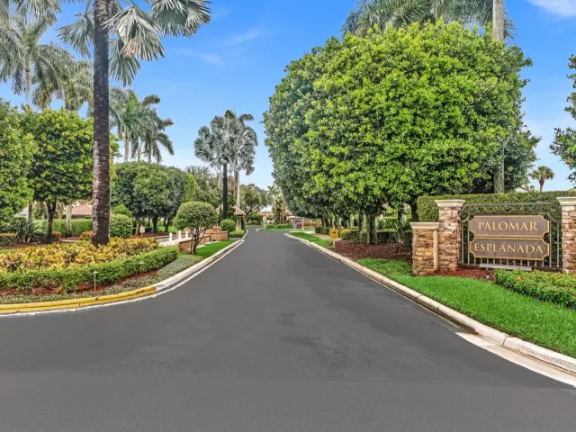 3-bedroom home for rent in Boca Raton - 22595 ESPLANADA Circle W - MondialRealty