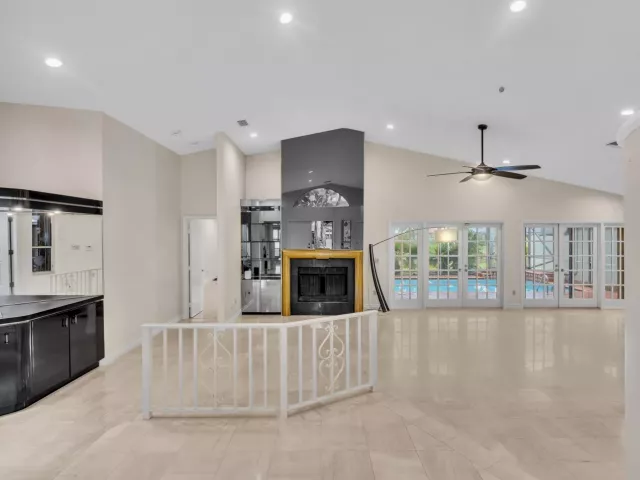 3-bedroom home for rent in Boca Raton - 22595 ESPLANADA Circle W - MondialRealty