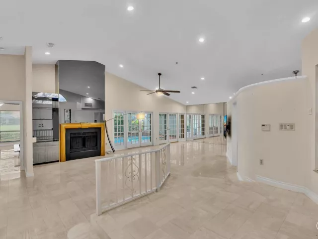 3-bedroom home for rent in Boca Raton - 22595 ESPLANADA Circle W - MondialRealty