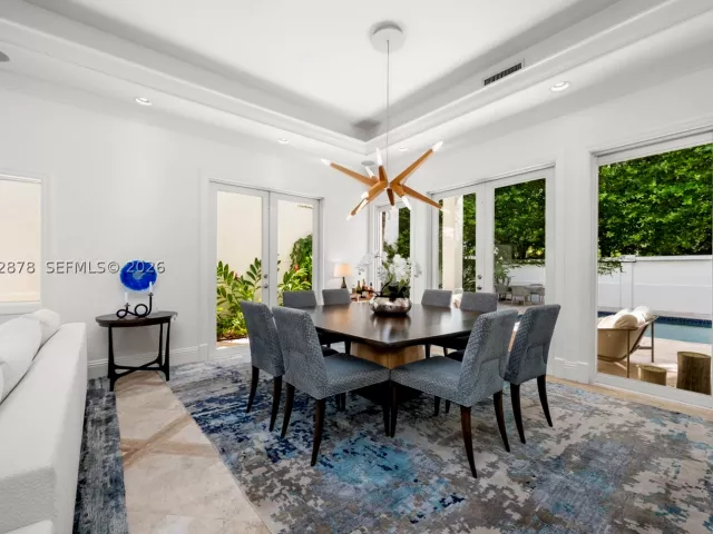 6-bedroom home for rent in Key Biscayne - 6 Coconut Ln - MondialRealty