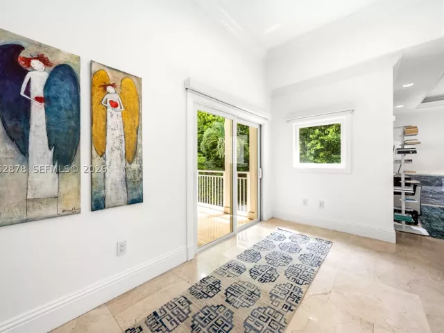 6-bedroom home for rent in Key Biscayne - 6 Coconut Ln - MondialRealty