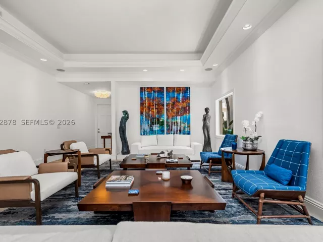 6-bedroom home for rent in Key Biscayne - 6 Coconut Ln - MondialRealty