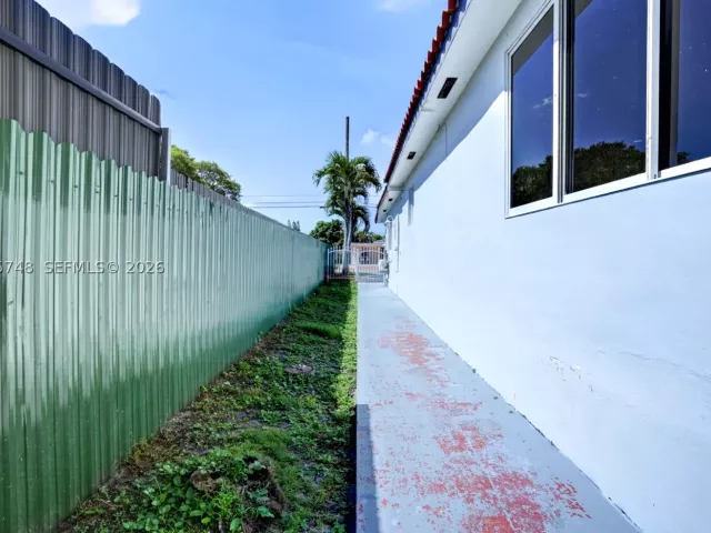 3-bedroom home for sale in Miami - 6010 SW 19 ST - MondialRealty