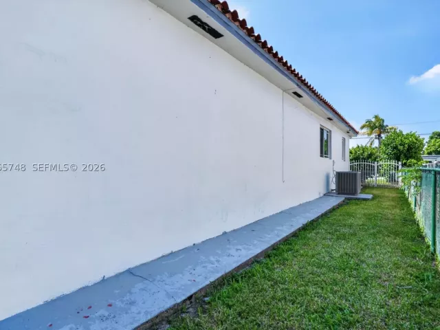 3-bedroom home for sale in Miami - 6010 SW 19 ST - MondialRealty