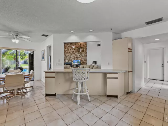3-bedroom home for sale in Boca Raton - 7131 NW 3rd Avenue - MondialRealty