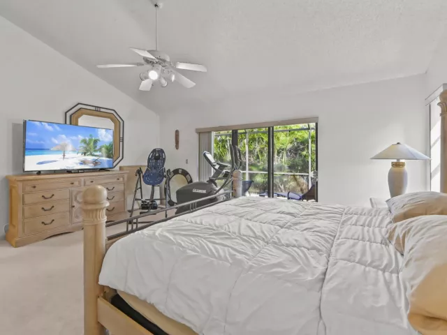 3-bedroom home for sale in Boca Raton - 7131 NW 3rd Avenue - MondialRealty