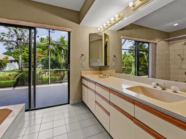 3-bedroom home for sale in Boca Raton - 7131 NW 3rd Avenue - MondialRealty