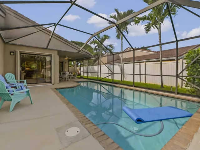 3-bedroom home for sale in Boca Raton - 7131 NW 3rd Avenue - MondialRealty