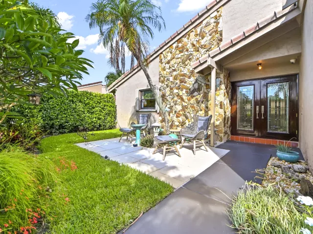 3-bedroom home for sale in Boca Raton - 7131 NW 3rd Avenue - MondialRealty