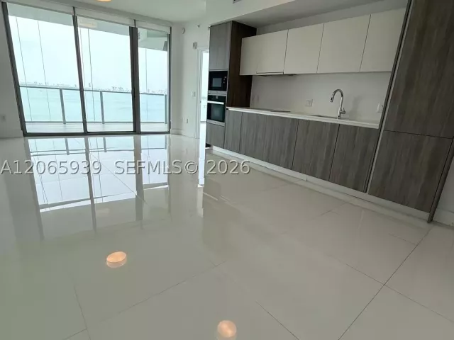 2-bedroom condo for rent in Miami - 2900 NE 7th Ave 1606 - MondialRealty