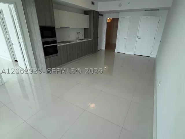 2-bedroom condo for rent in Miami - 2900 NE 7th Ave 1606 - MondialRealty