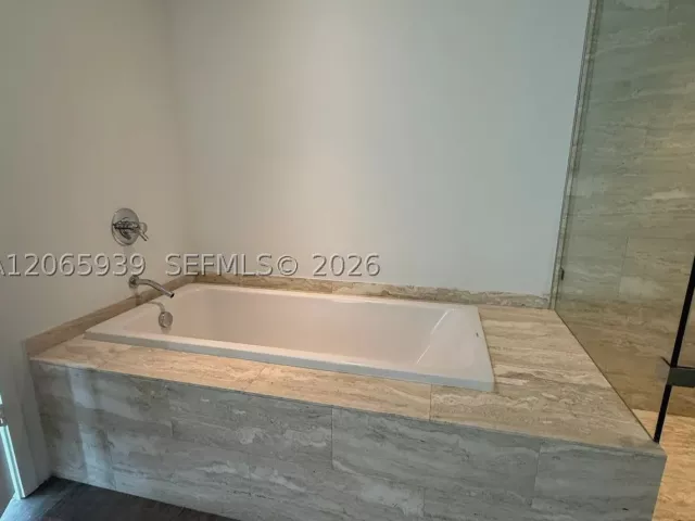 2-bedroom condo for rent in Miami - 2900 NE 7th Ave 1606 - MondialRealty