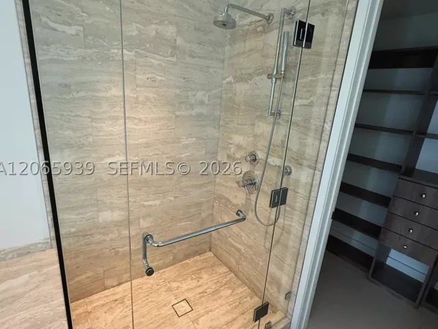 2-bedroom condo for rent in Miami - 2900 NE 7th Ave 1606 - MondialRealty