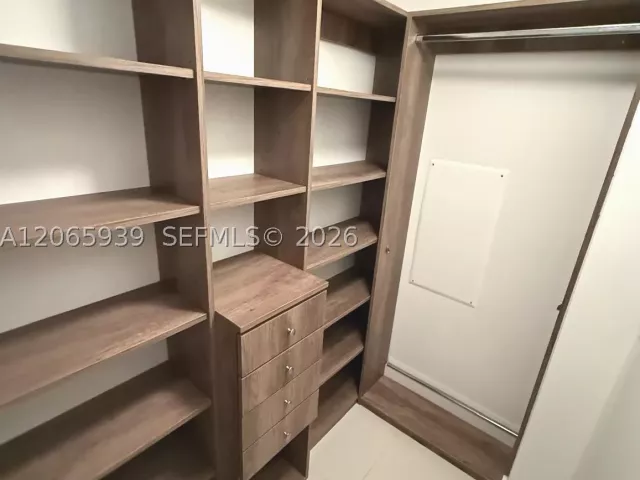 2-bedroom condo for rent in Miami - 2900 NE 7th Ave 1606 - MondialRealty