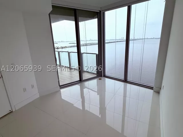 2-bedroom condo for rent in Miami - 2900 NE 7th Ave 1606 - MondialRealty