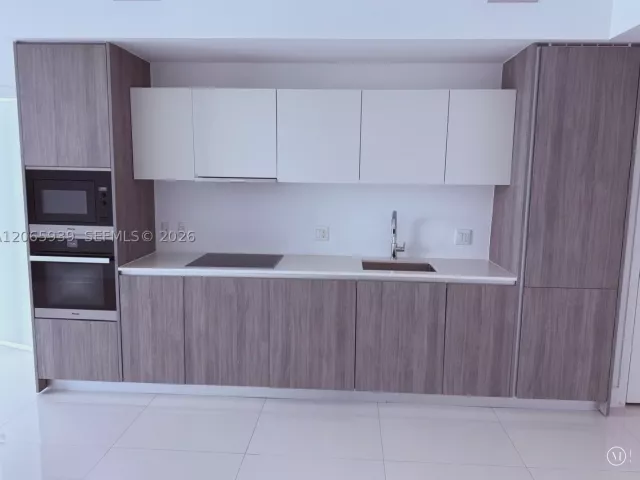 2-bedroom condo for rent in Miami - 2900 NE 7th Ave 1606 - MondialRealty