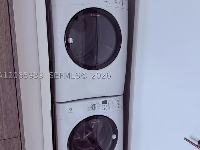 2-bedroom condo for rent in Miami - 2900 NE 7th Ave 1606 - MondialRealty