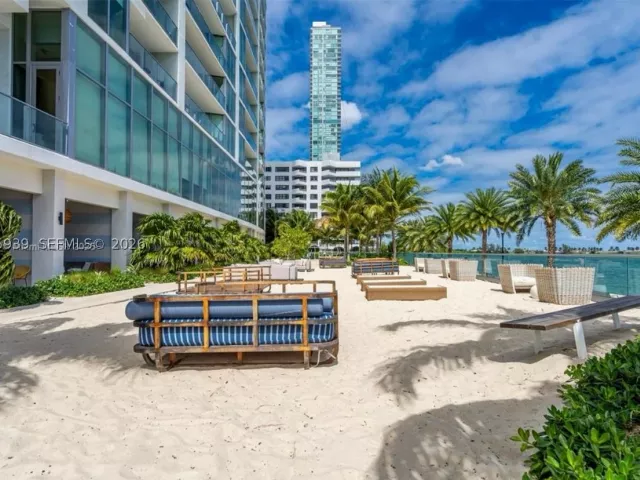 2-bedroom condo for rent in Miami - 2900 NE 7th Ave 1606 - MondialRealty