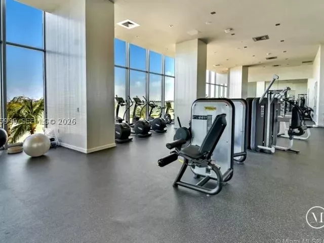 2-bedroom condo for rent in Miami - 2900 NE 7th Ave 1606 - MondialRealty