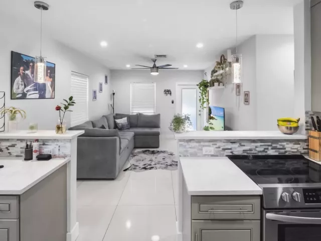 3-bedroom home for rent in Fort Lauderdale - 1341 NW 5th Avenue - MondialRealty