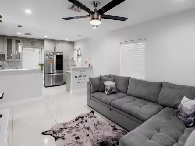 3-bedroom home for rent in Fort Lauderdale - 1341 NW 5th Avenue - MondialRealty