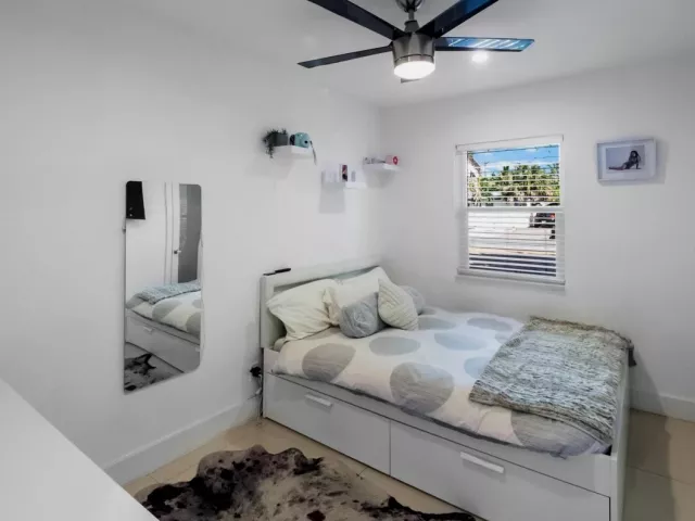 3-bedroom home for rent in Fort Lauderdale - 1341 NW 5th Avenue - MondialRealty