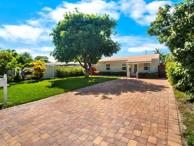 3-bedroom home for rent in Fort Lauderdale - 1341 NW 5th Avenue - MondialRealty