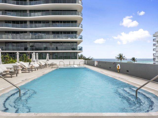 3-bedroom condo for sale in Pompano Beach - 900 N Ocean Boulevard 906 - MondialRealty