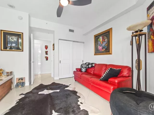 2-bedroom condo for sale in Fort Lauderdale - 347 N New River Drive E 310 - MondialRealty