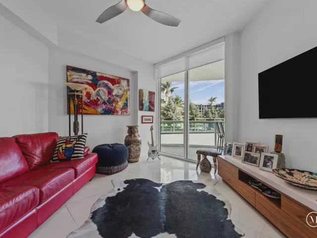 2-bedroom condo for sale in Fort Lauderdale - 347 N New River Drive E 310 - MondialRealty