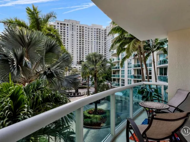 2-bedroom condo for sale in Fort Lauderdale - 347 N New River Drive E 310 - MondialRealty