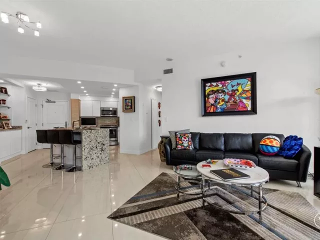 2-bedroom condo for sale in Fort Lauderdale - 347 N New River Drive E 310 - MondialRealty