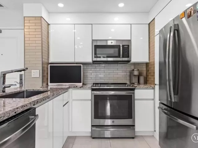 2-bedroom condo for sale in Fort Lauderdale - 347 N New River Drive E 310 - MondialRealty