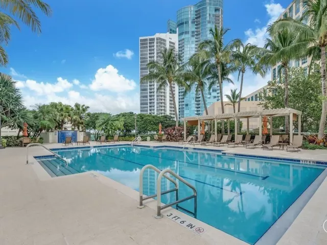 2-bedroom condo for sale in Fort Lauderdale - 347 N New River Drive E 310 - MondialRealty