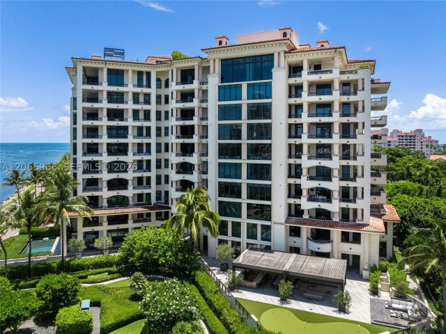 5-bedroom condo for sale in Miami Beach - 7061 Fisher Island Dr 7061 - MondialRealty