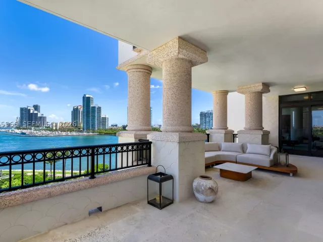 5-bedroom condo for sale in Miami Beach - 7061 Fisher Island Dr 7061 - MondialRealty