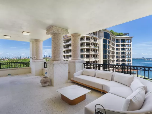5-bedroom condo for sale in Miami Beach - 7061 Fisher Island Dr 7061 - MondialRealty