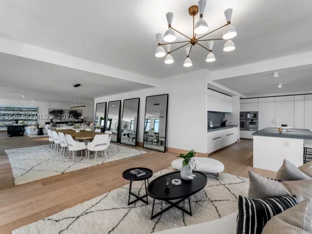 5-bedroom condo for sale in Miami Beach - 7061 Fisher Island Dr 7061 - MondialRealty