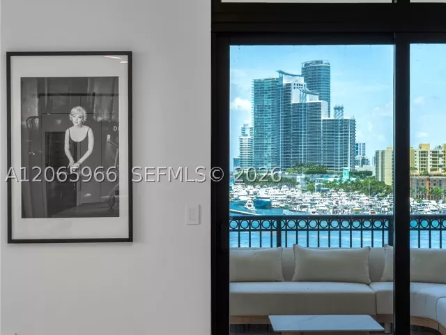 5-bedroom condo for sale in Miami Beach - 7061 Fisher Island Dr 7061 - MondialRealty