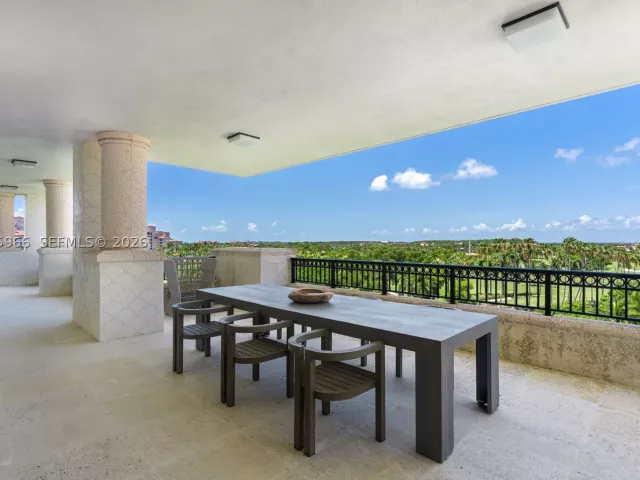5-bedroom condo for sale in Miami Beach - 7061 Fisher Island Dr 7061 - MondialRealty