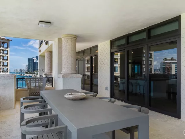 5-bedroom condo for sale in Miami Beach - 7061 Fisher Island Dr 7061 - MondialRealty