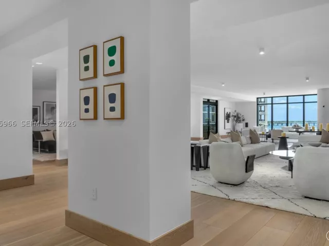 5-bedroom condo for sale in Miami Beach - 7061 Fisher Island Dr 7061 - MondialRealty