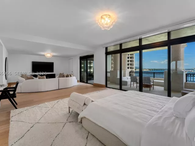 5-bedroom condo for sale in Miami Beach - 7061 Fisher Island Dr 7061 - MondialRealty