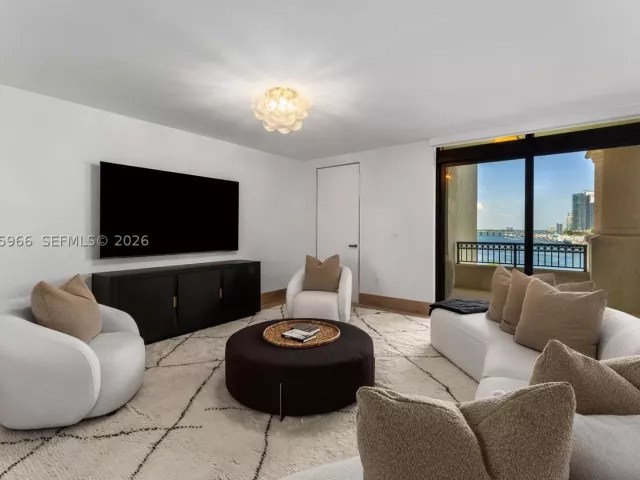 5-bedroom condo for sale in Miami Beach - 7061 Fisher Island Dr 7061 - MondialRealty