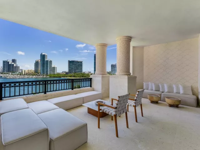 5-bedroom condo for sale in Miami Beach - 7061 Fisher Island Dr 7061 - MondialRealty