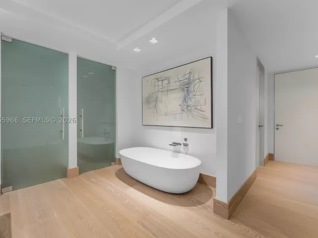 5-bedroom condo for sale in Miami Beach - 7061 Fisher Island Dr 7061 - MondialRealty