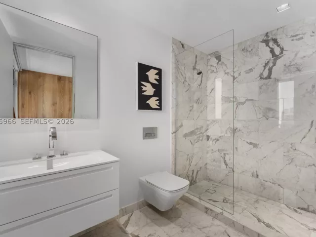 5-bedroom condo for sale in Miami Beach - 7061 Fisher Island Dr 7061 - MondialRealty